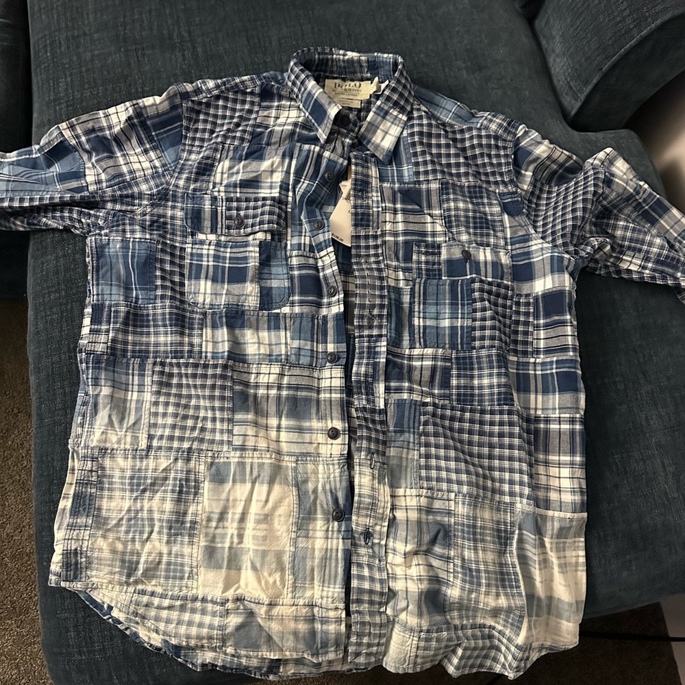 This Polo Ralph Lauren Denim & Supply shirt is a must-have in your wardrobe.